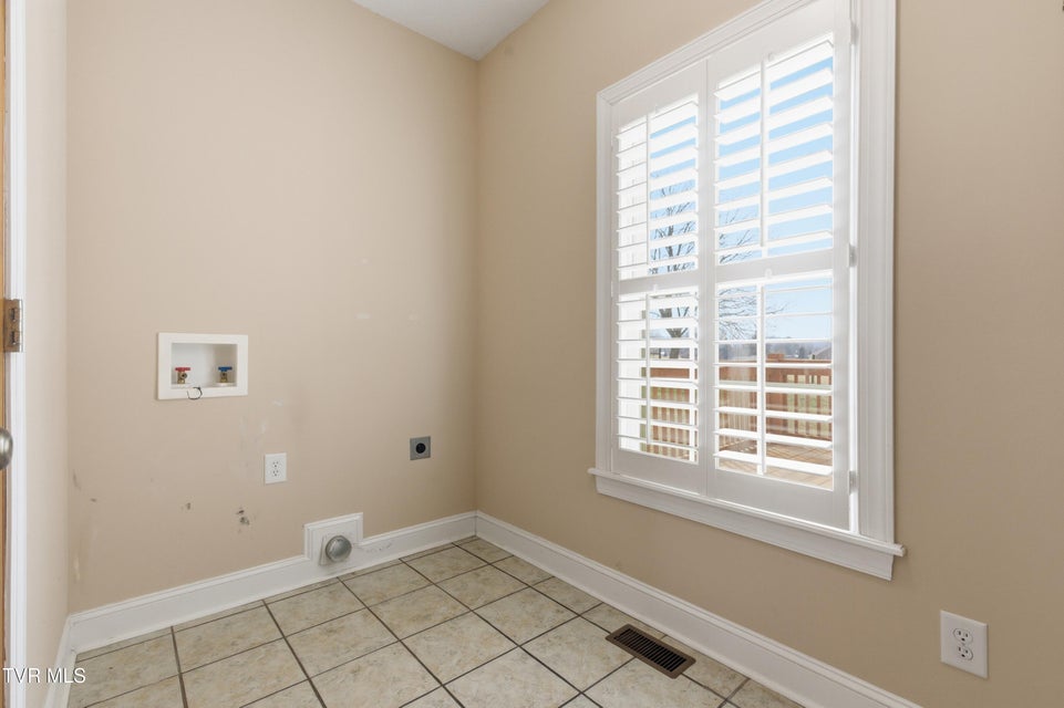 Photo #15: 117 Canterbury Place