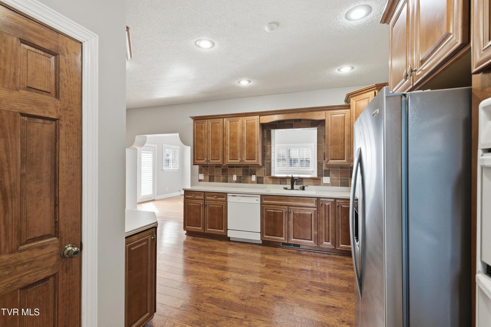 Photo #21: 117 Canterbury Place