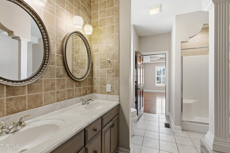 Photo #25: 117 Canterbury Place