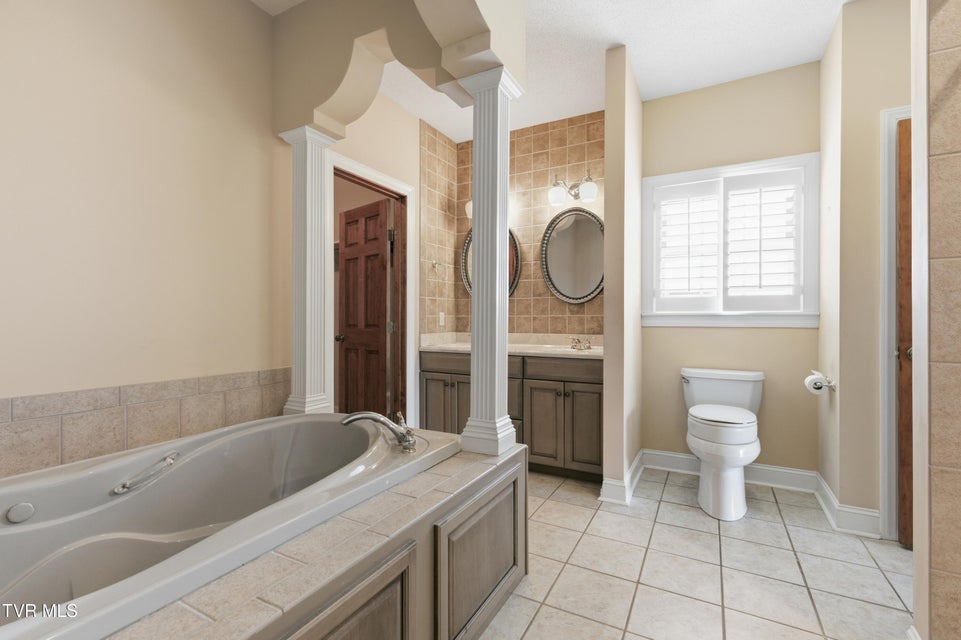 Photo #27: 117 Canterbury Place