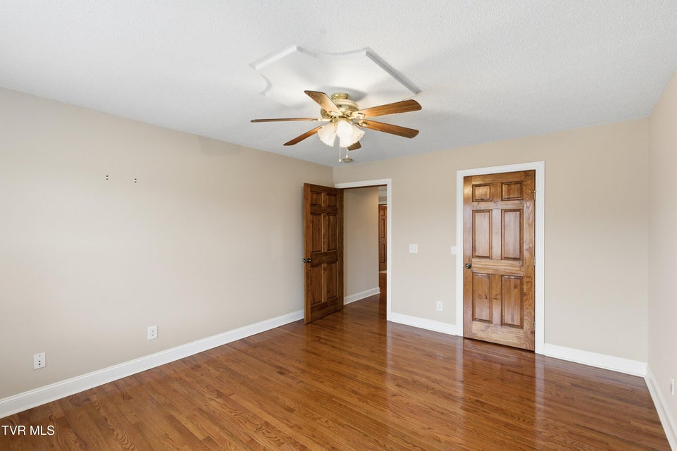 Photo #31: 117 Canterbury Place