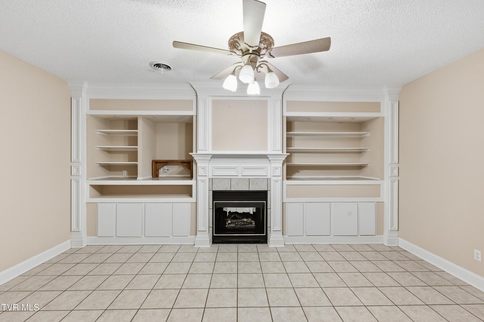 Photo #44: 117 Canterbury Place