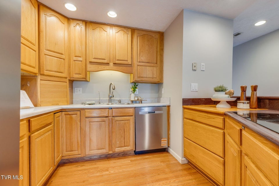 Photo #11: 780 Hamilton Road