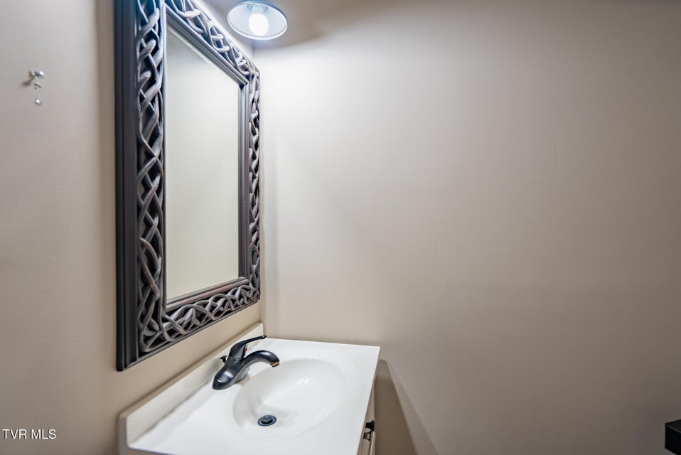 Photo #31: 5925 Cochise Trail