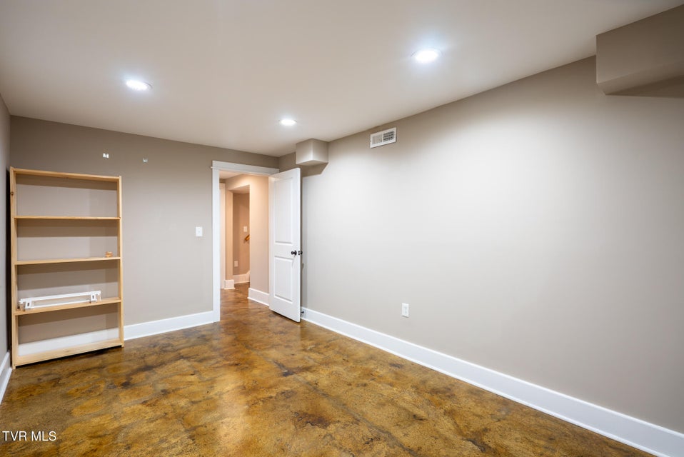 Photo #33: 5925 Cochise Trail