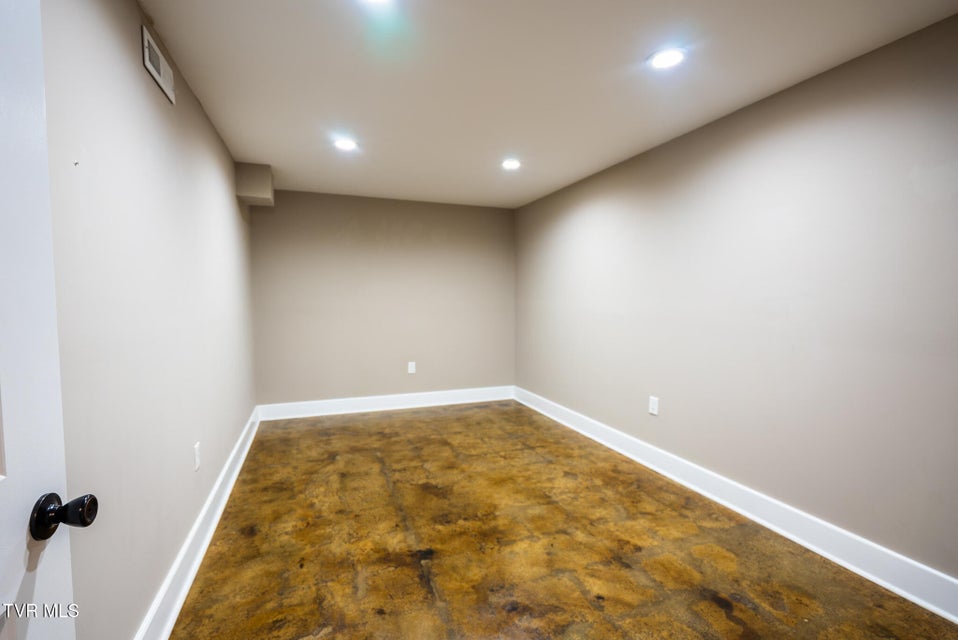 Photo #34: 5925 Cochise Trail