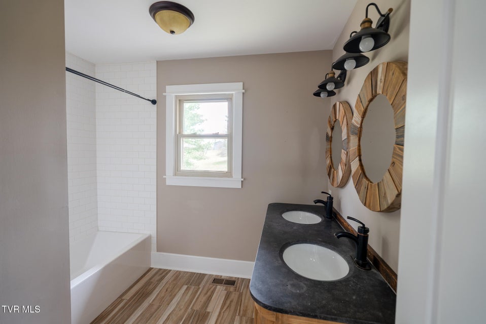 Photo #22: 5925 Cochise Trail