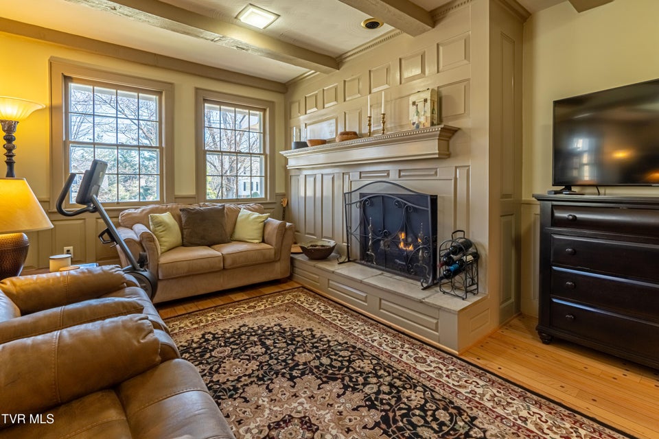 Photo #33: 595 Court Street