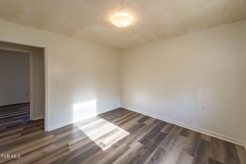 Photo #27: 2908 Cain Street