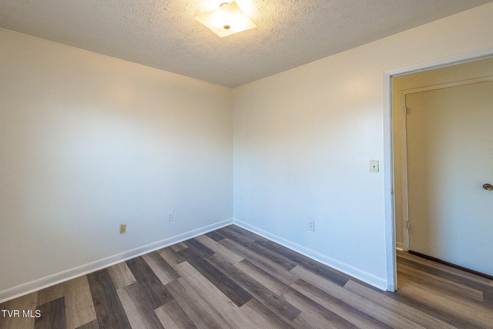 Photo #31: 2908 Cain Street