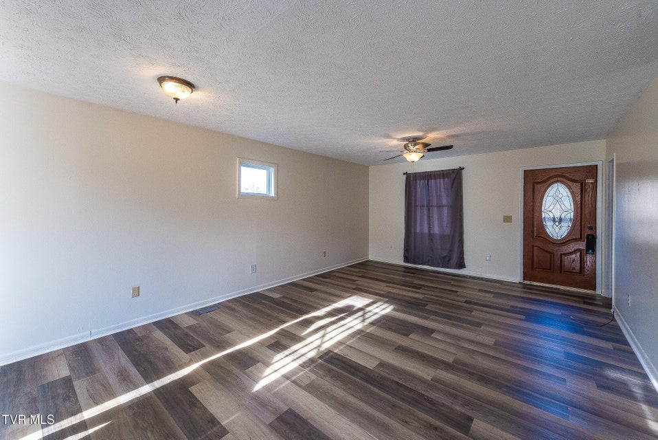 Photo #13: 2908 Cain Street