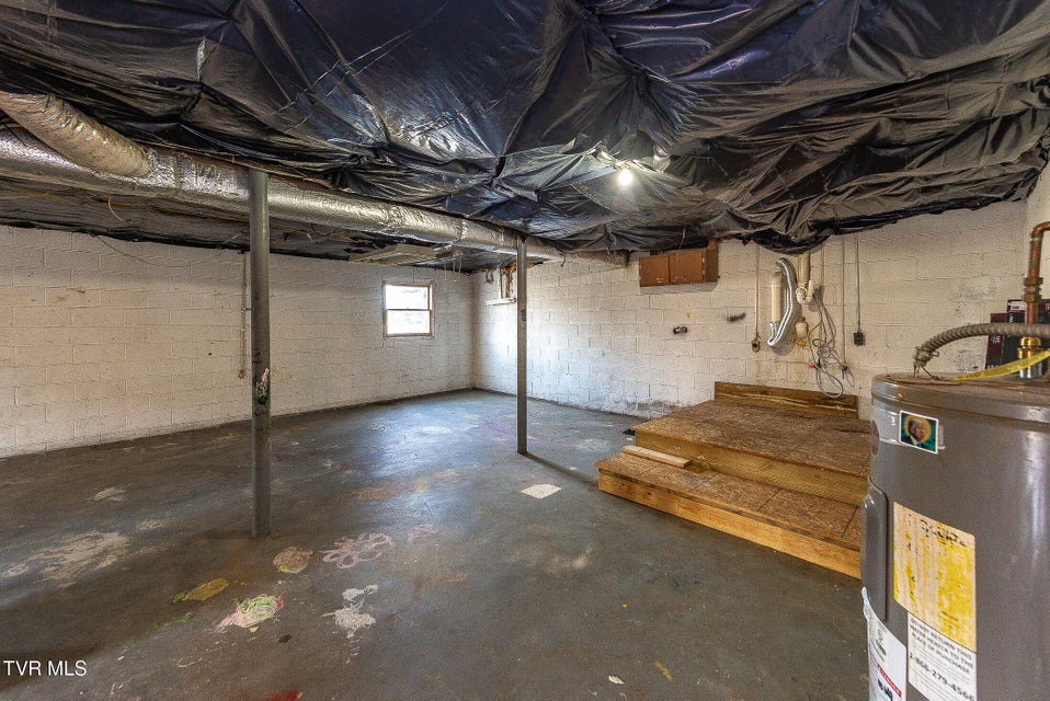 Photo #32: 2908 Cain Street