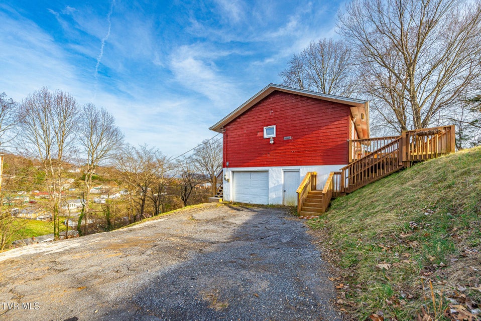 Photo #37: 2908 Cain Street