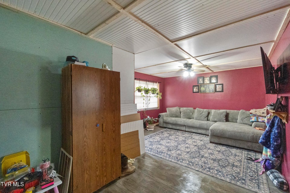 Photo #11: 2002 Ivanhoe Road