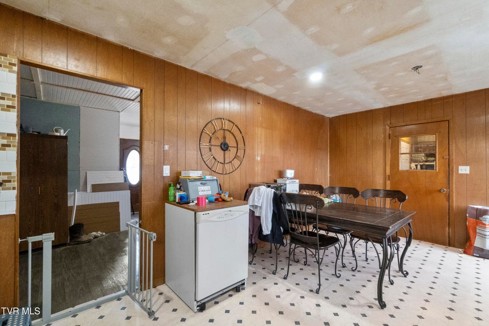 Photo #13: 2002 Ivanhoe Road