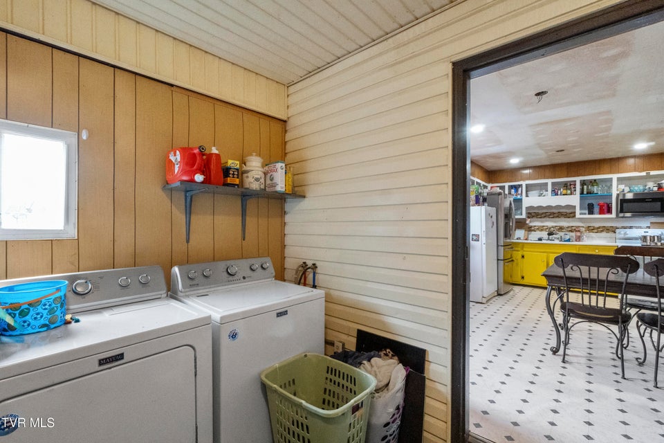 Photo #15: 2002 Ivanhoe Road