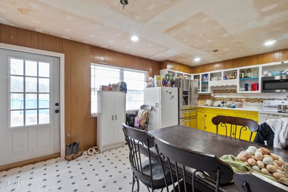 Photo #16: 2002 Ivanhoe Road