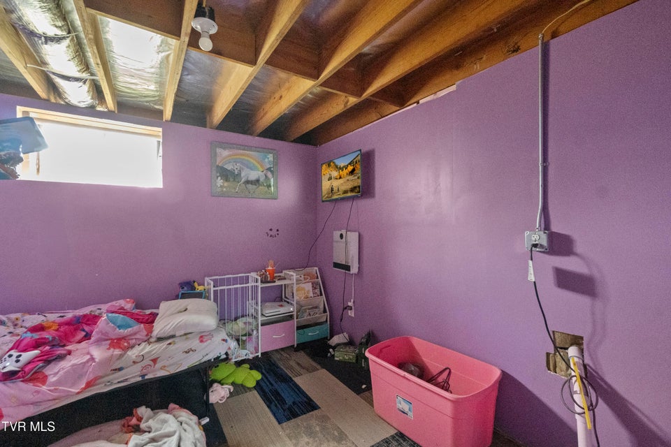 Photo #24: 2002 Ivanhoe Road