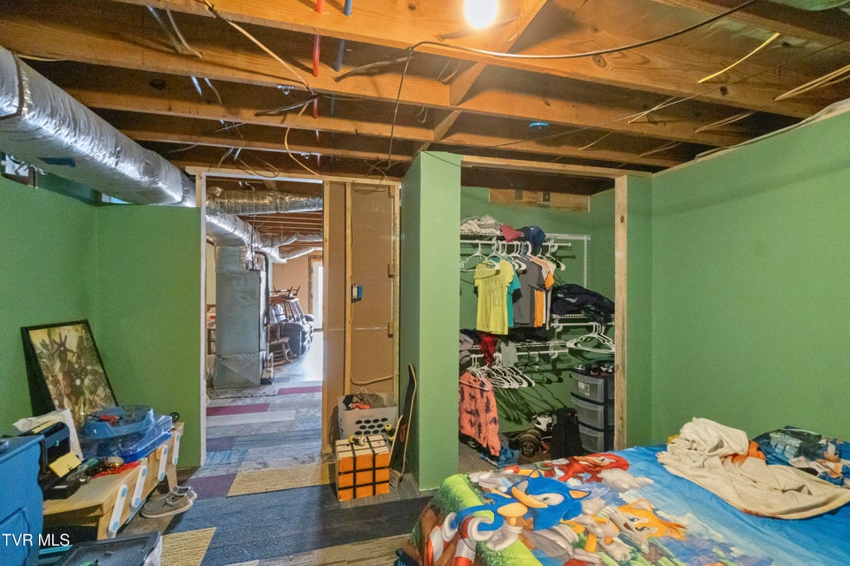 Photo #32: 2002 Ivanhoe Road