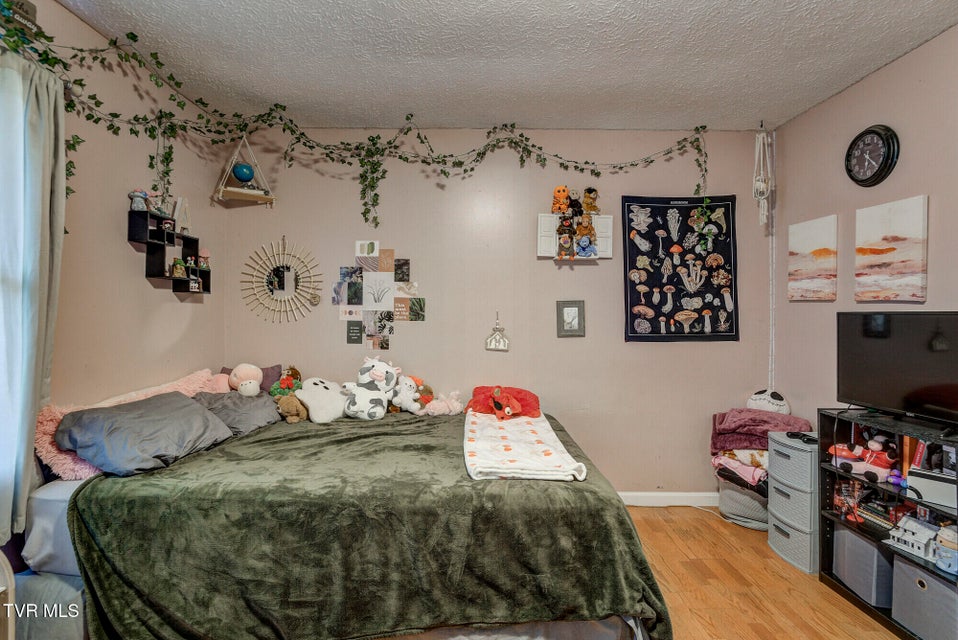 Photo #31: 135 Earl Williams Road