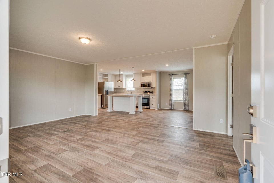 Photo #4: 192 Meadow View Road