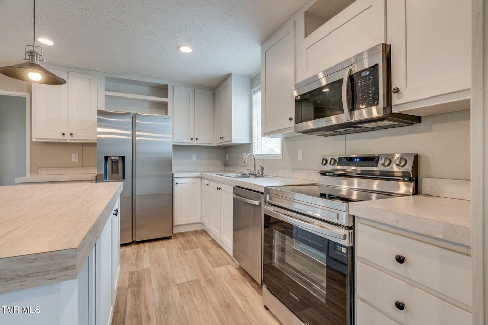 Photo #9: 192 Meadow View Road