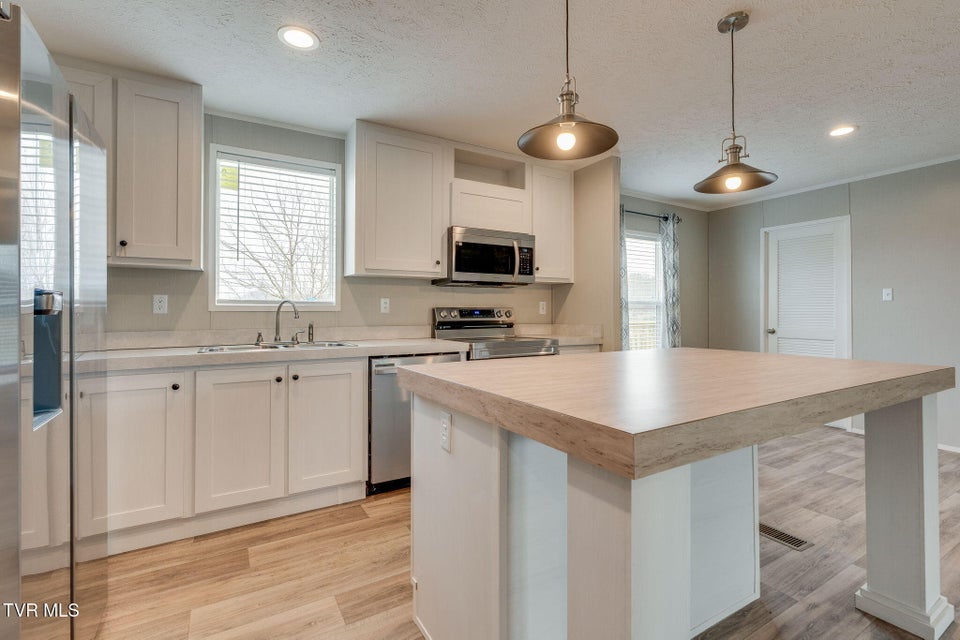 Photo #10: 192 Meadow View Road