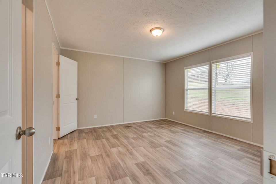 Photo #11: 192 Meadow View Road