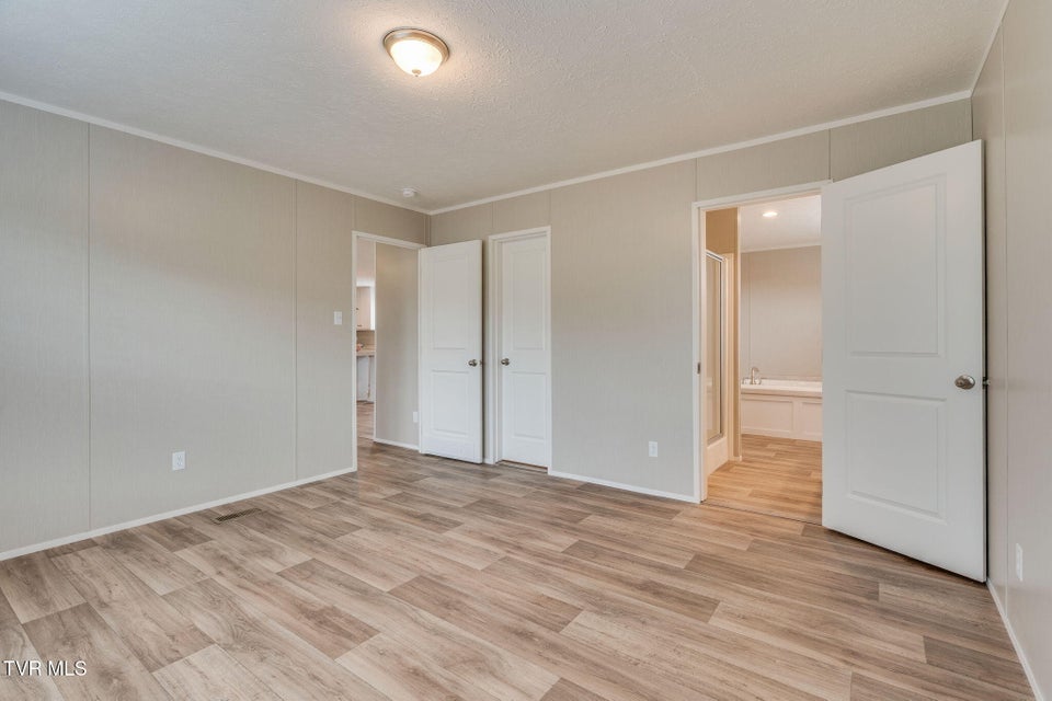 Photo #13: 192 Meadow View Road