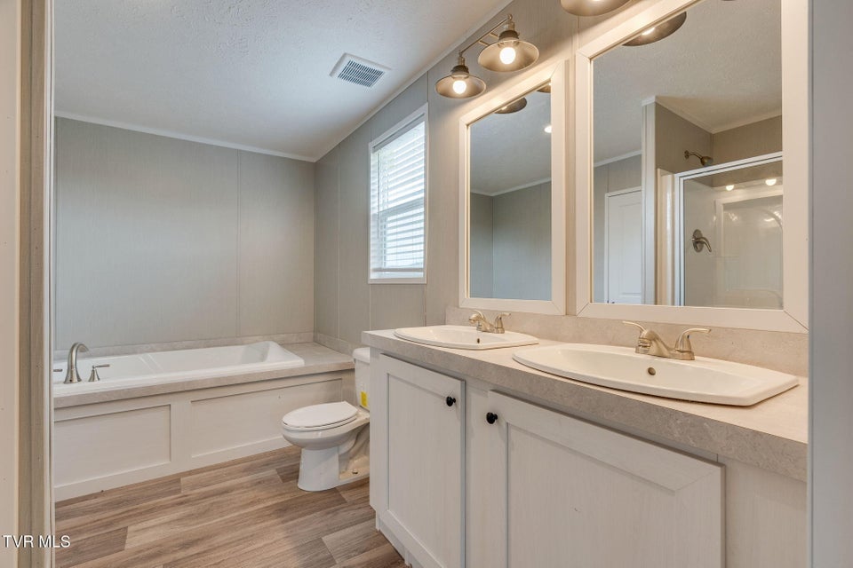 Photo #14: 192 Meadow View Road