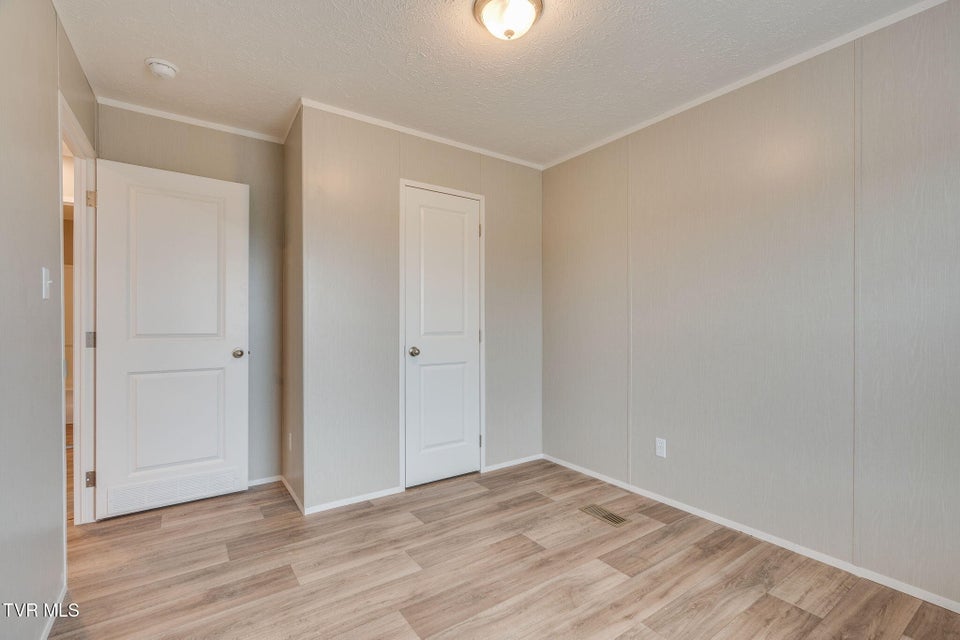 Photo #17: 192 Meadow View Road