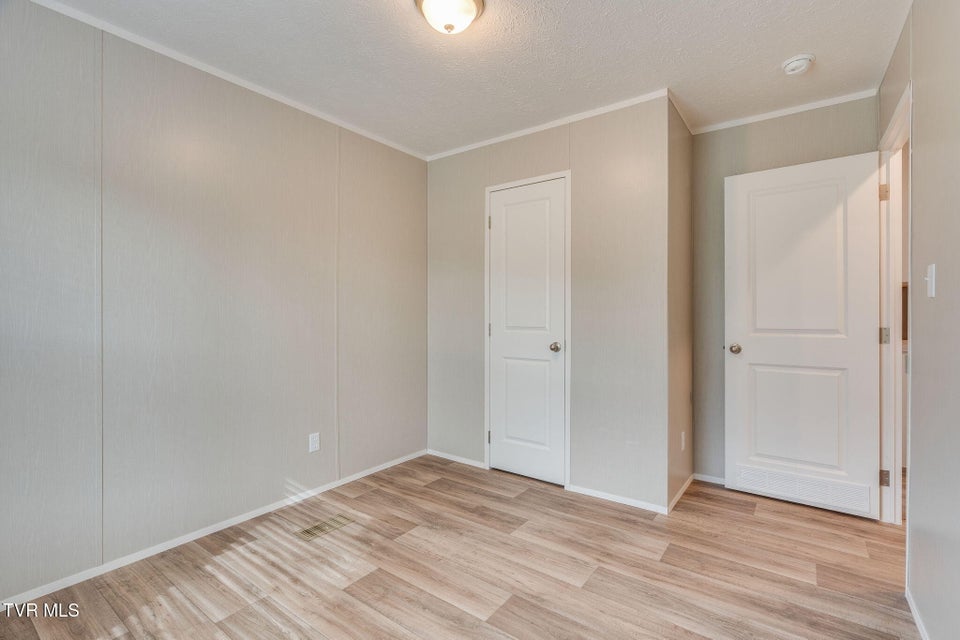 Photo #20: 192 Meadow View Road