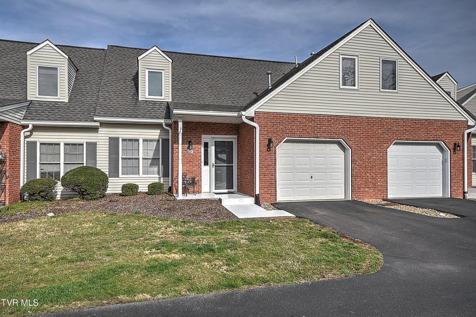 Photo #4: 1725 Lakeview Drive