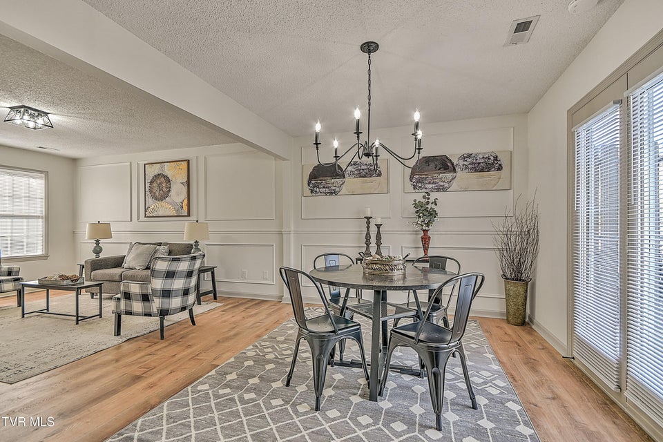 Photo #11: 1725 Lakeview Drive