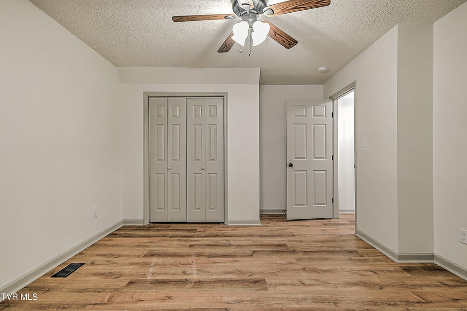 Photo #21: 1725 Lakeview Drive