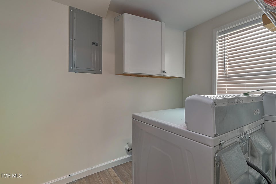 Photo #10: 127 Patrick Lane