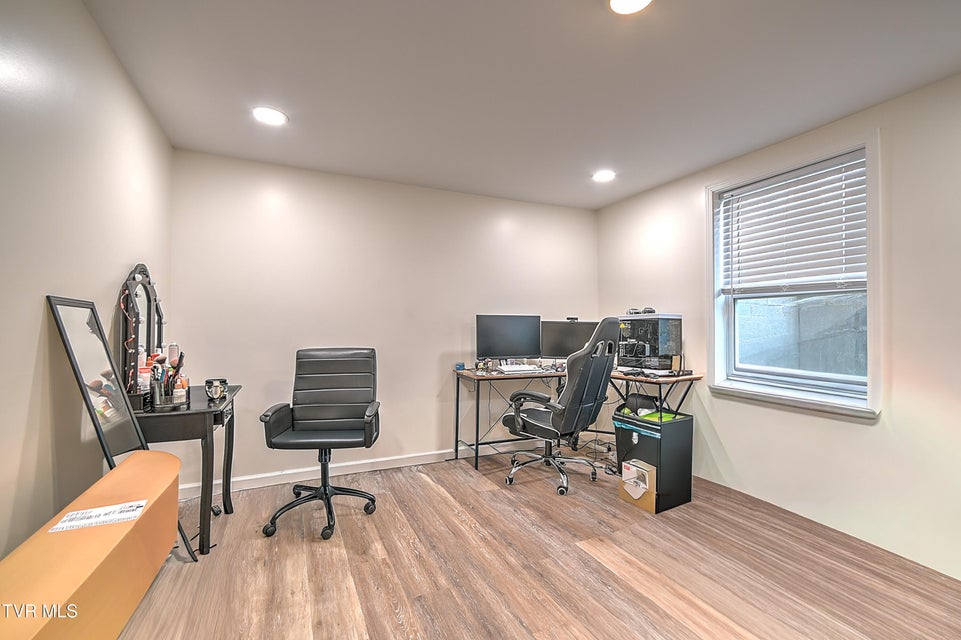 Photo #29: 127 Patrick Lane