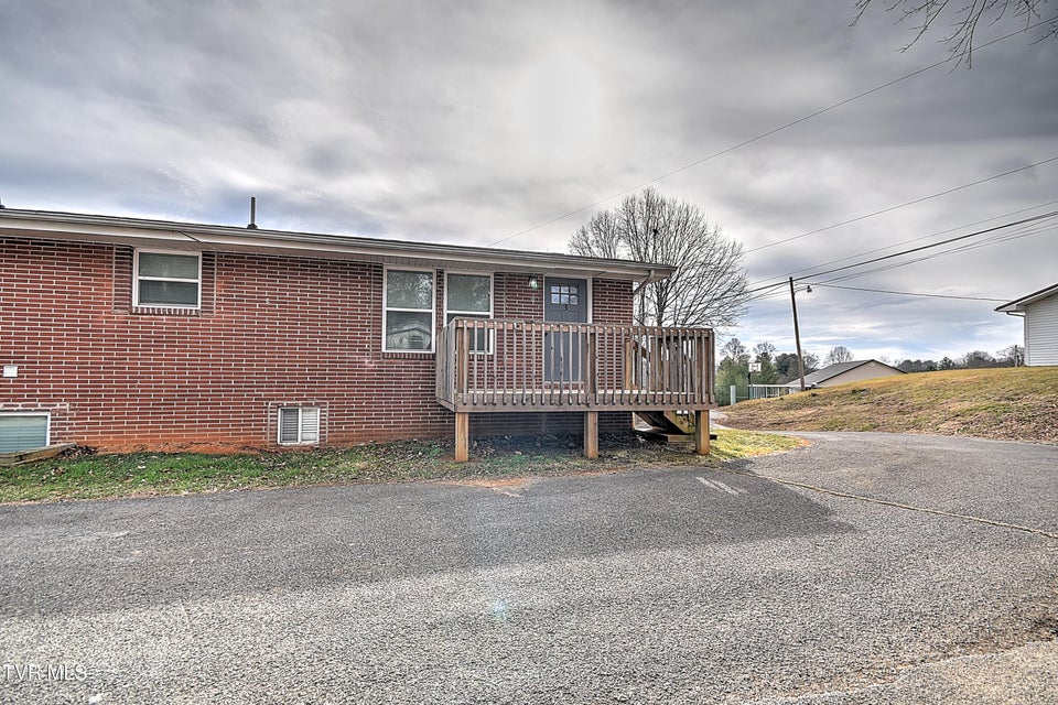 Photo #32: 127 Patrick Lane