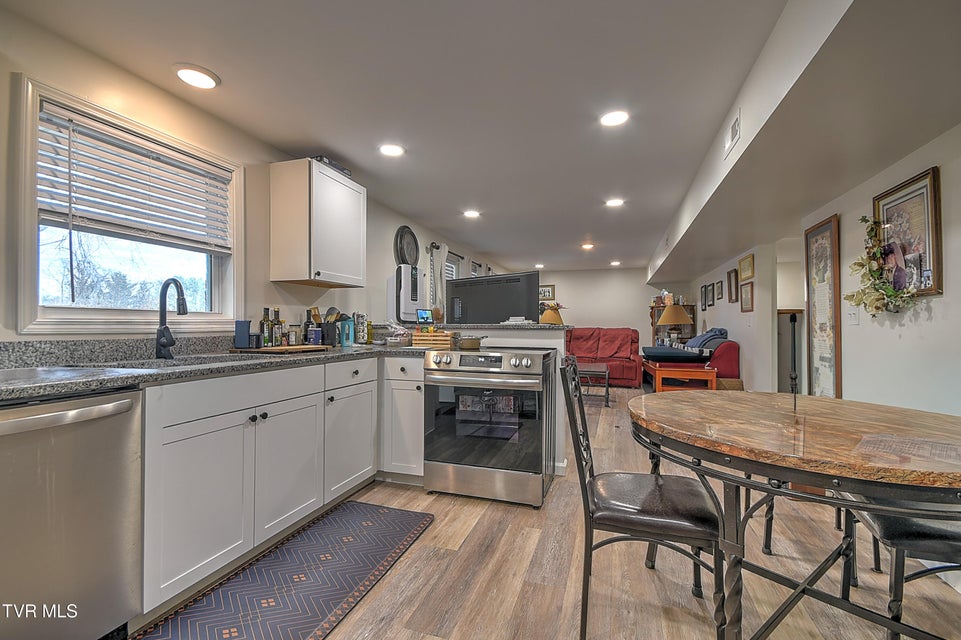 Photo #52: 127 Patrick Lane