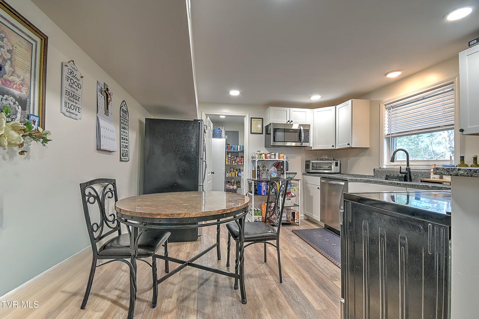 Photo #53: 127 Patrick Lane