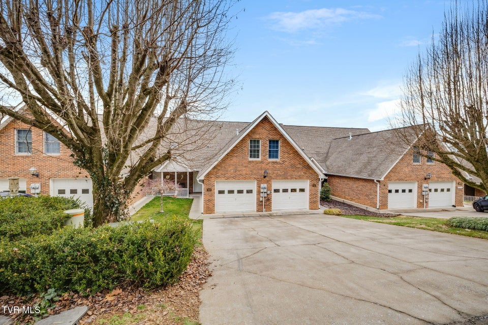 Photo #2: 428 Alexander Avenue