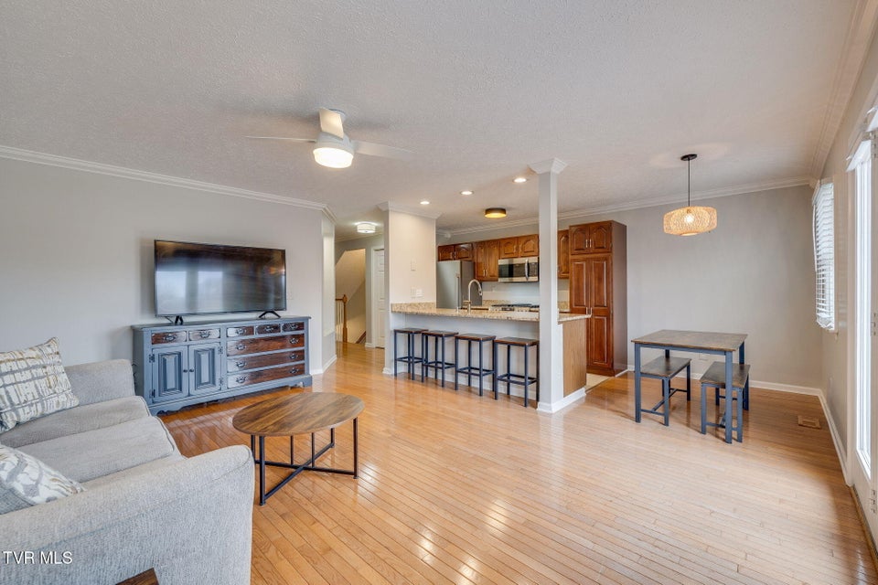 Photo #7: 428 Alexander Avenue