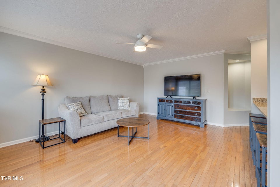 Photo #8: 428 Alexander Avenue