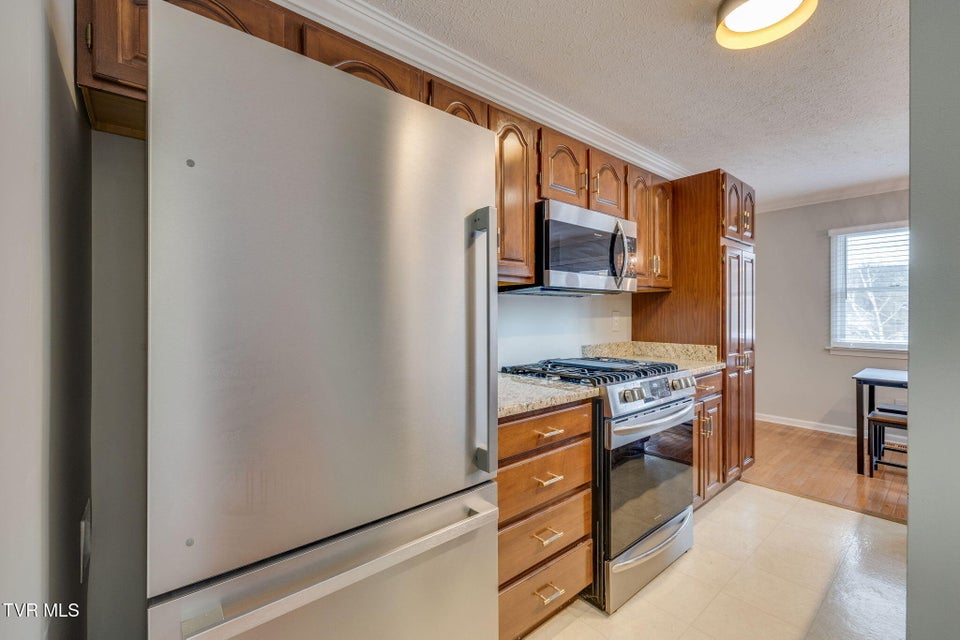 Photo #11: 428 Alexander Avenue