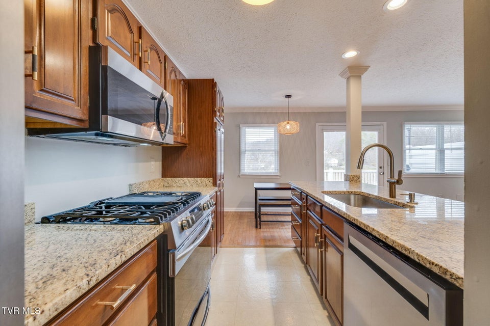 Photo #12: 428 Alexander Avenue