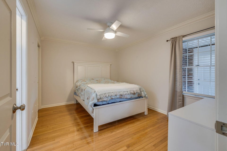 Photo #14: 428 Alexander Avenue