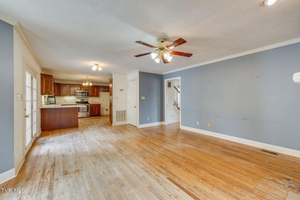 Photo #11: 704 Ridgefields Road