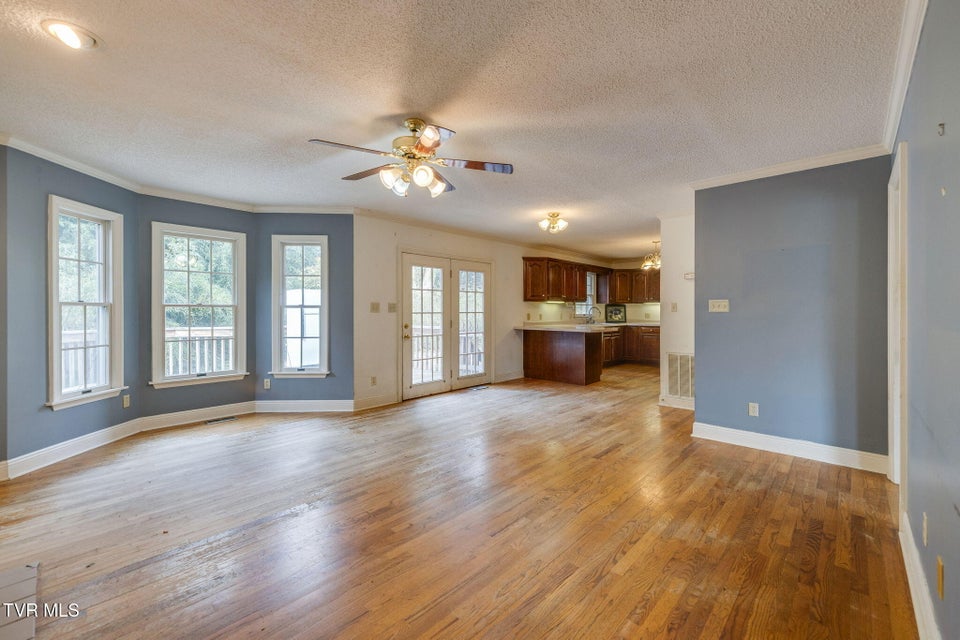 Photo #12: 704 Ridgefields Road