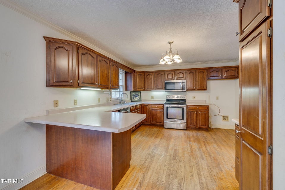 Photo #13: 704 Ridgefields Road