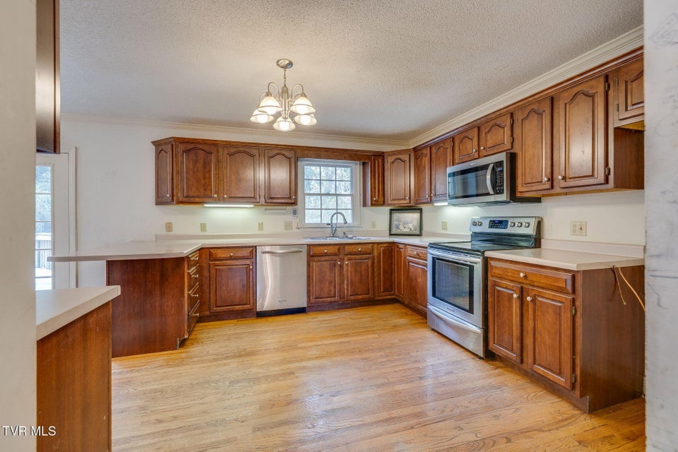 Photo #14: 704 Ridgefields Road